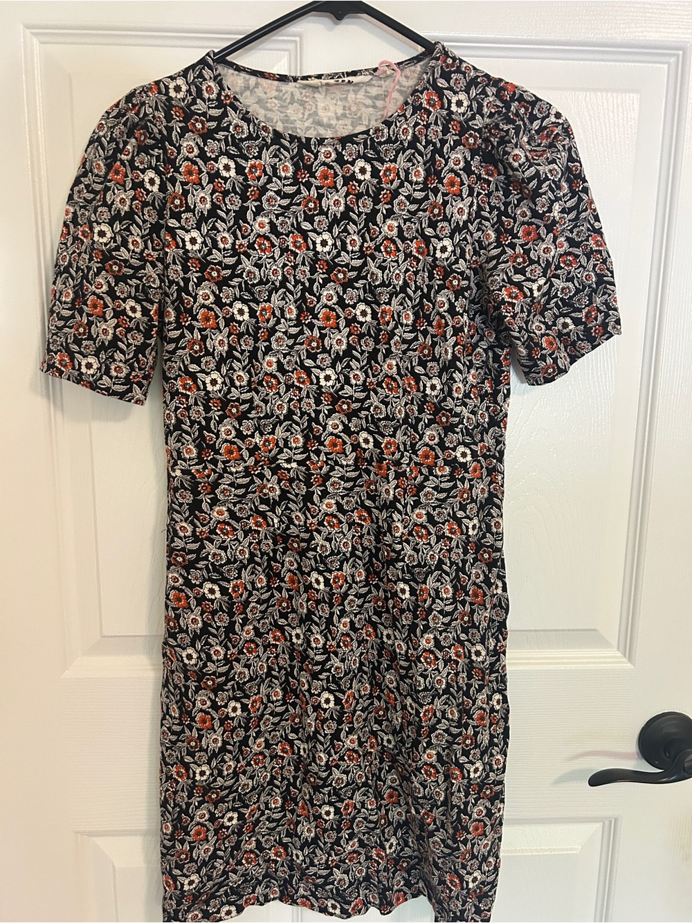 Floral Short-Sleeve Shift Dress in Black and Rust Boden